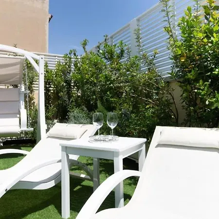 Terrazza Con Jacuzzi Su Attico Elegante A Appartamento