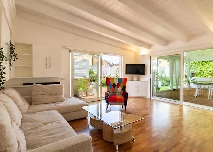 Daire Terrazza Con Jacuzzi Su Attico Elegante A